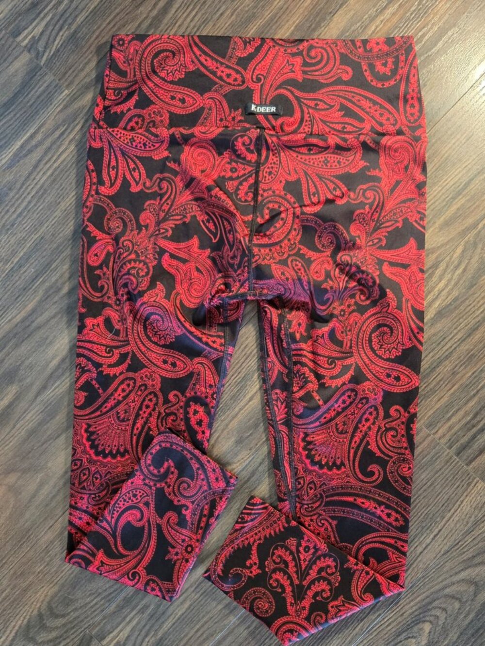 K-DEER Black & Red Floral & Paisley Athletic/Athleisure Leggings NWOT/SIZE 2XL